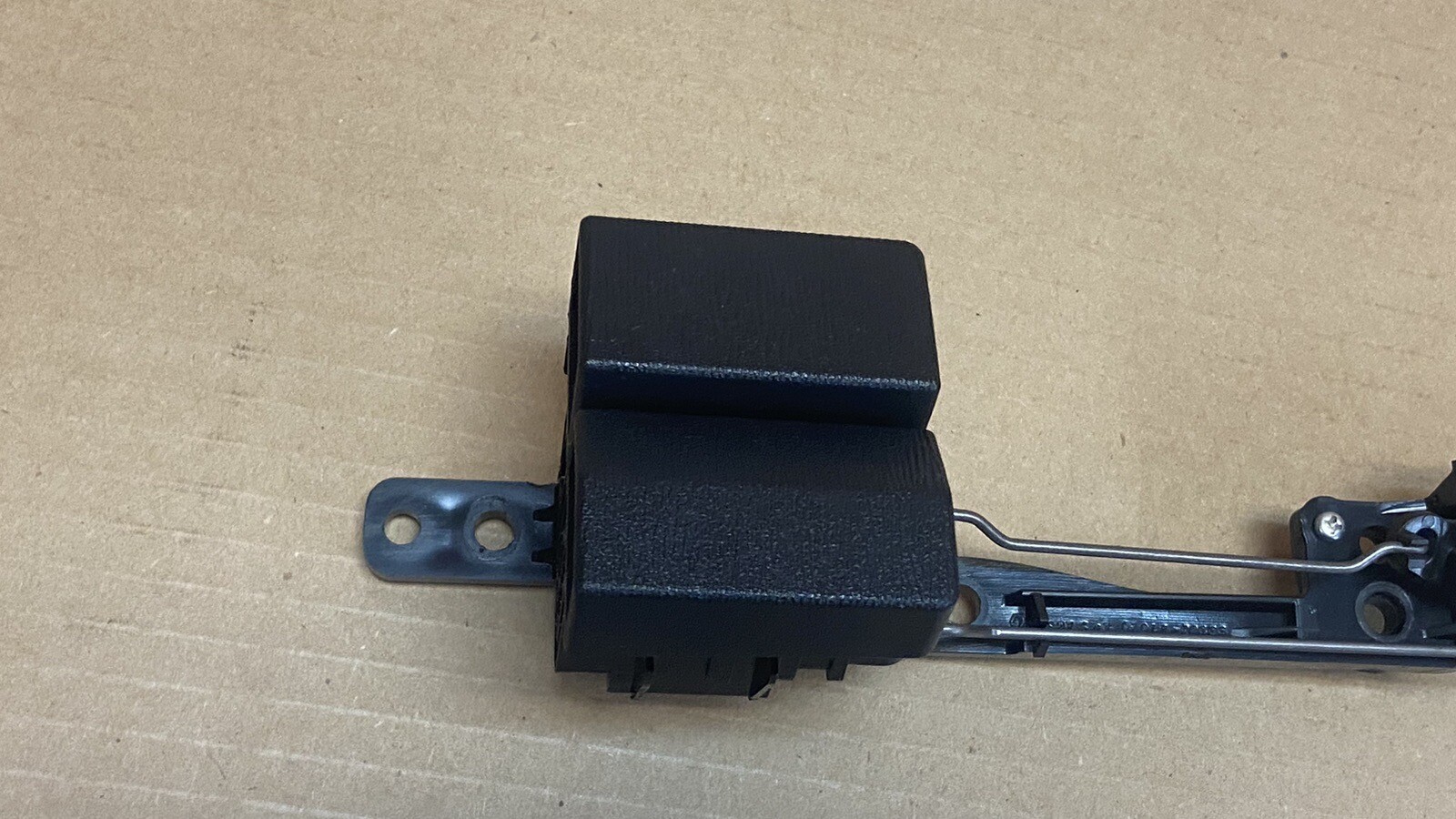 2006 2007 2008 2009 Toyota Prius Glove Box Lock Latch Button Opener OEM