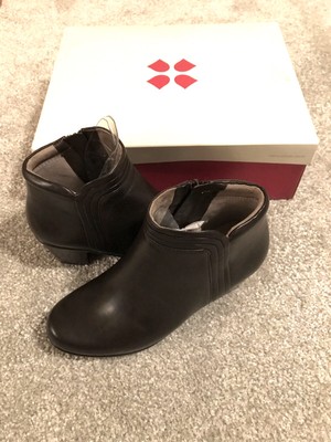 naturalizer daley bootie