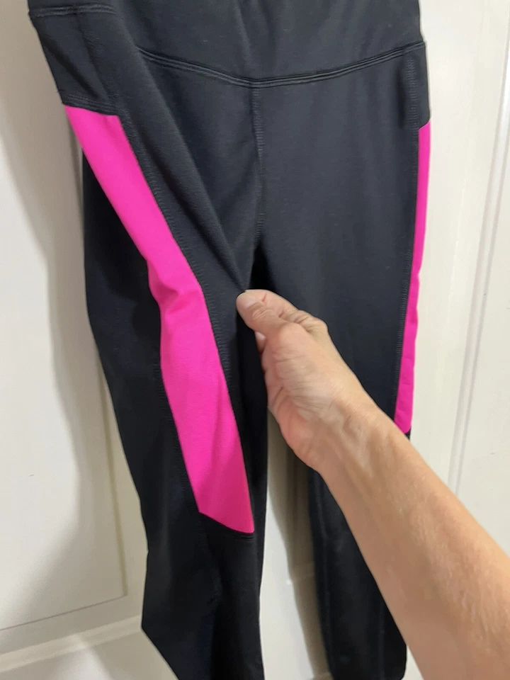 Pantalones Danskin Now para niñas. Talla grande (10-12). Negro con rayas laterales rosas Foto 2 de 4