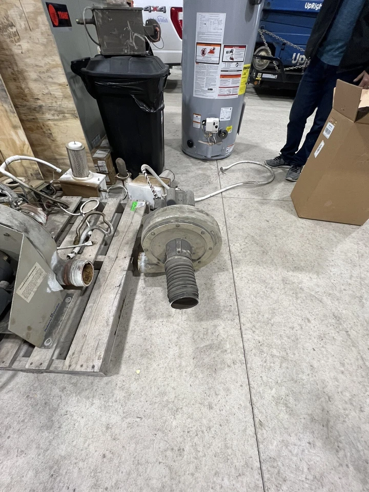 Roberts Gordon Vacuum Assembly - Image 2 of 3