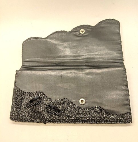 Bolso de mano vintage negro con cuentas borde de vieira forro satinado Hong Kong 9" - Imagen 2 de 6