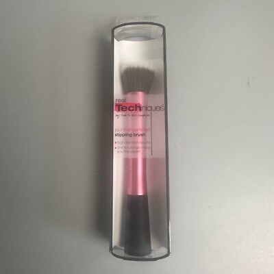 Real Techniques stippling Brush Pink by Sam & Nic Stage makeup high tech