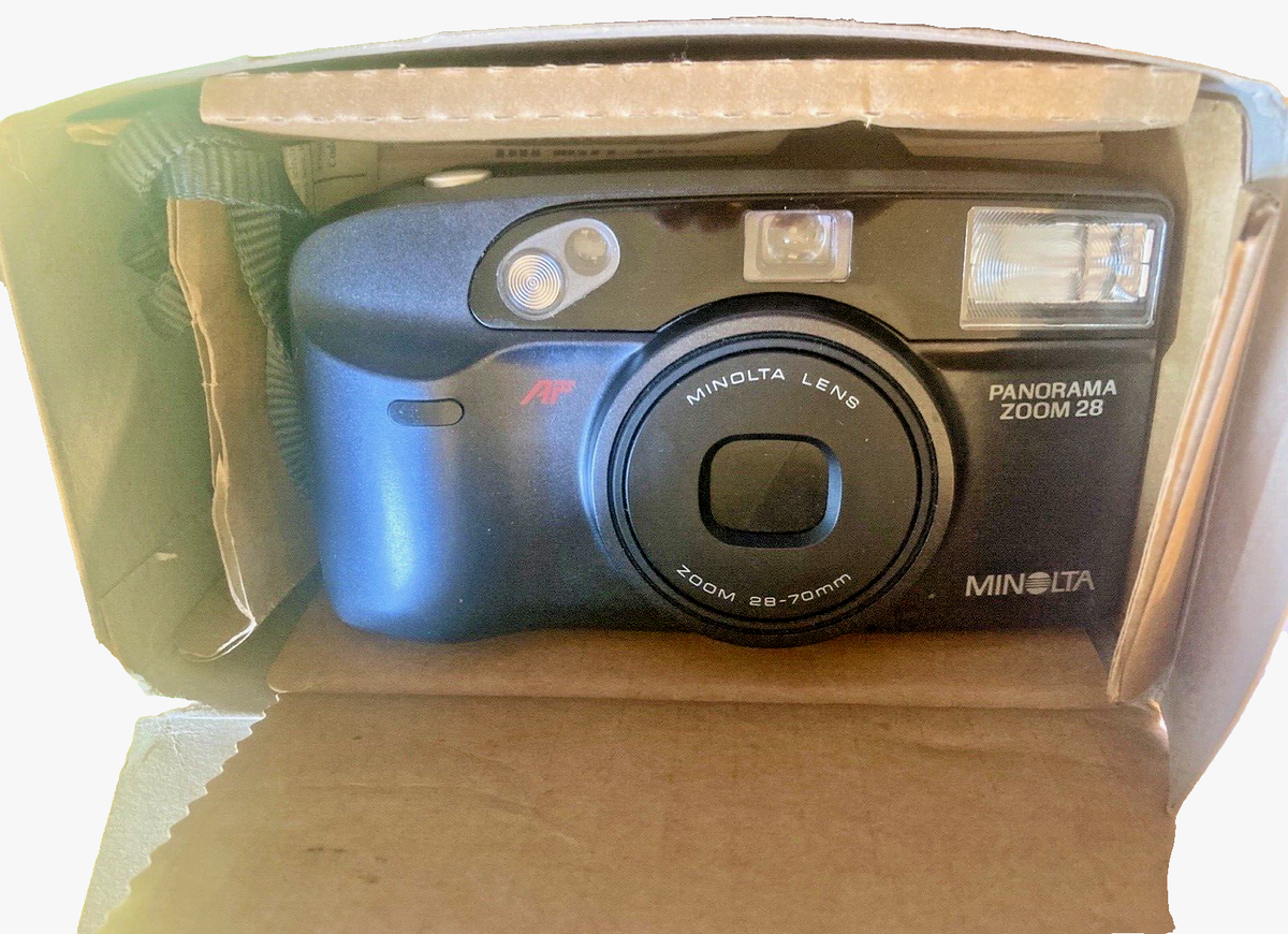 Minolta PANORAMA ZOOM 28 Point & Shoot 35mmFilm Camera Near