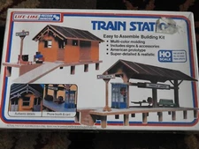 Vintage Life Like Train Station Model Building Kit HO Scale 1347 Sealed NOS