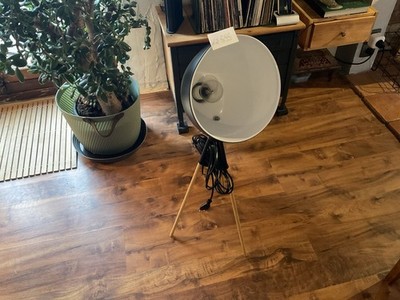 Dreibein Tischlampe Strahler Industrie Design Modern 30cm