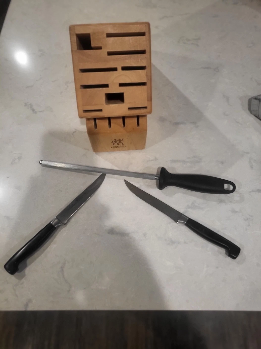 Zwilling J.A. Henckels 14 slot Knife Block. Honing Rod and 2 knives. Used