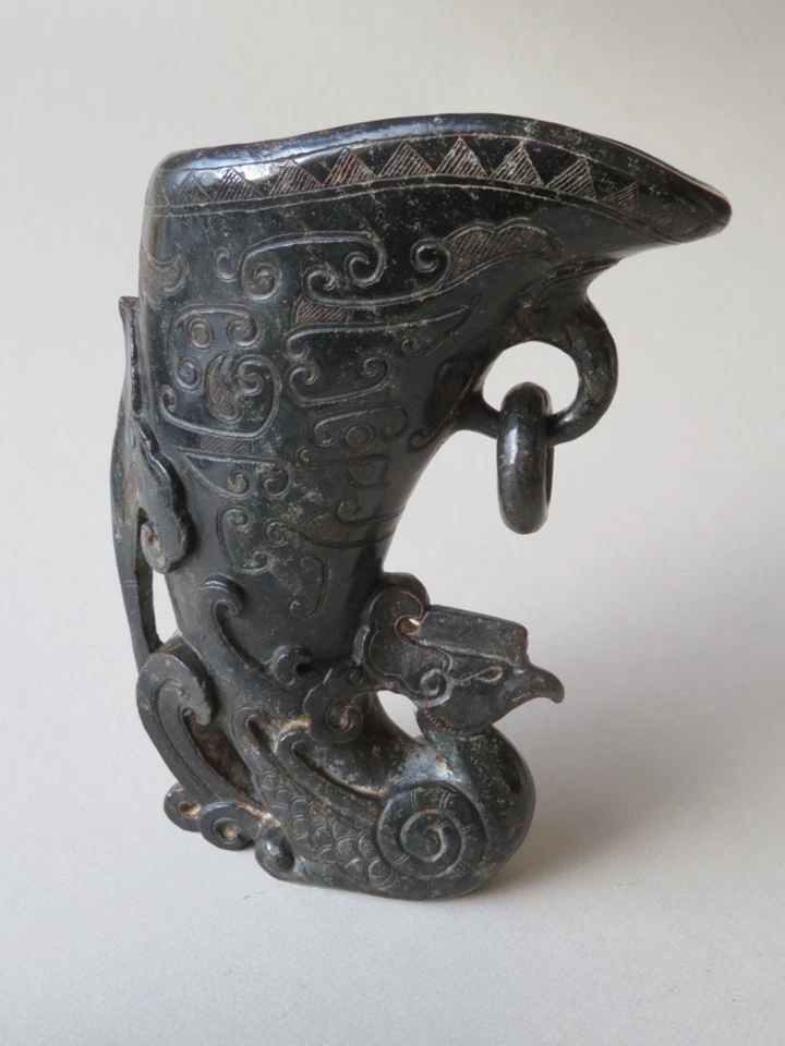 TAZA PHOENIX RHYTON CHINA GRANDE E INUSUAL --- JADE NEGRO (PROBADO) --- QING TARDÍO Foto 2 de 4