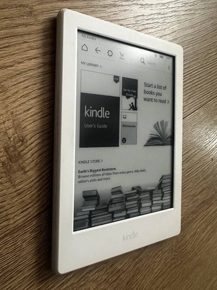 Amazon Kindle 8th Generation 4GB Touchscreen Model SY69JL in White - Image 3 of 4