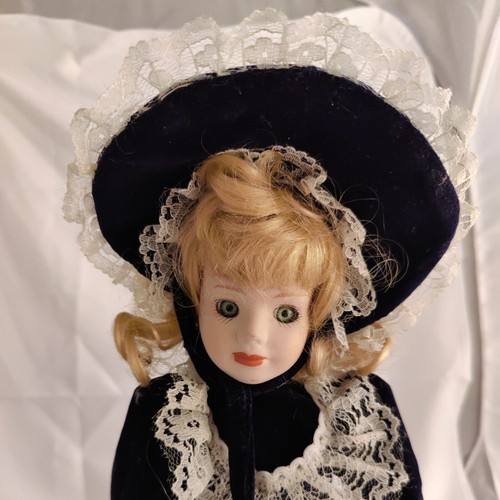 Collector's Porcelain Doll 12" Unknown Brand - Picture 2 of 8