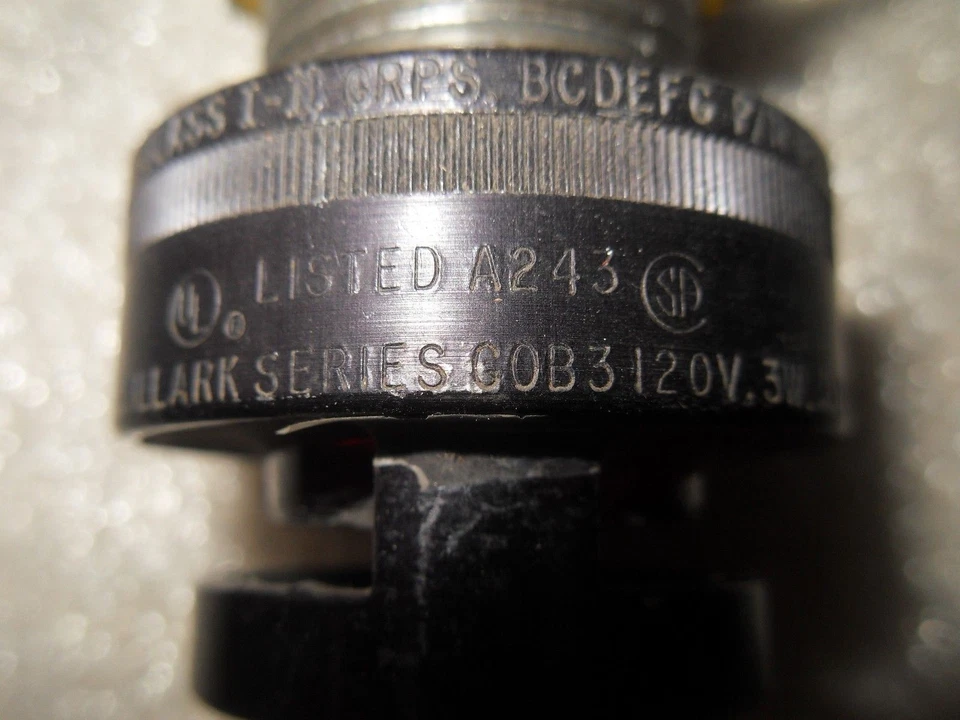 Killark 0310351 GOB3120V 红色飞行员灯 — 第 2/4 张图片