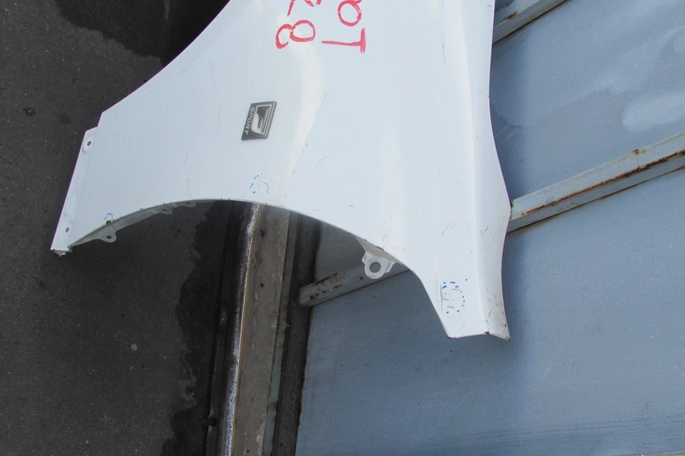 Lexus RC200T 2016 cupé guardabarros lado del conductor izquierdo blanco JTHHA5BC9G5003589 OEM Foto 3 de 4