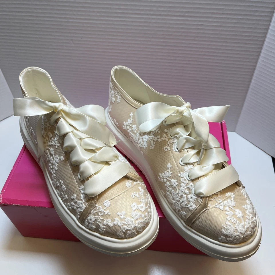 Свадебные кроссовки, атлас цвета слоновой кости, ленточные шнурки, стразы женский размер 7 - Изображение 2 из 4
