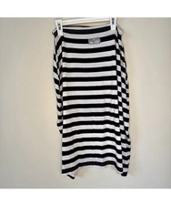 Itzy Ritzy Mom Boss 4in1 Nursing Cover - Black/White Stripe Car Seat Cover