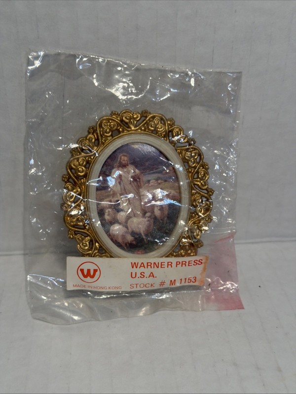 Vintage Warner Press USA Plastic Picture Frame of Jesus/Sheep Made in Hong Kong
