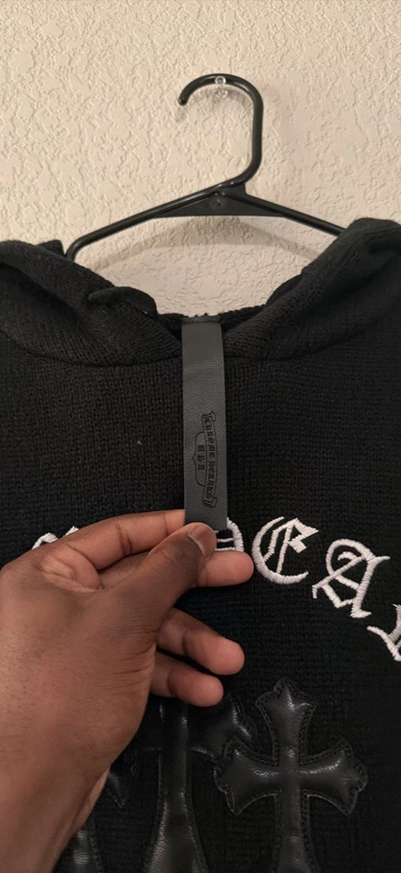 铬心三十字连帽衫 — 第 3/3 张图片