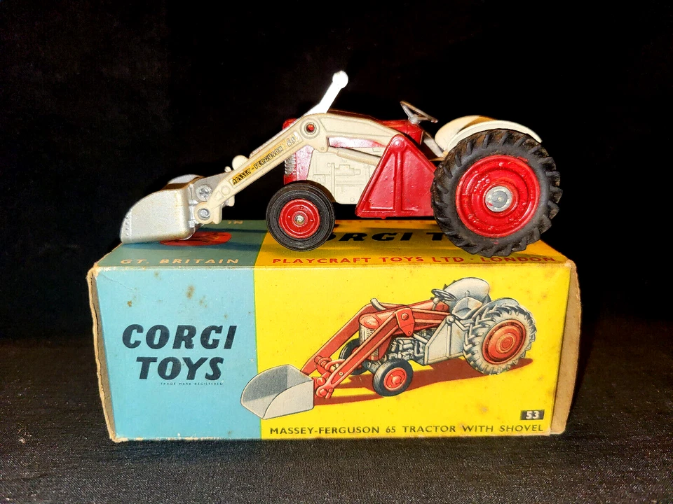 VINTAGE DIECAST MASSEY FERGUSON 65 TRACTOR WITH SHOVEL CORGI TOYS 53 LONDON 1950 - Image 3 of 4