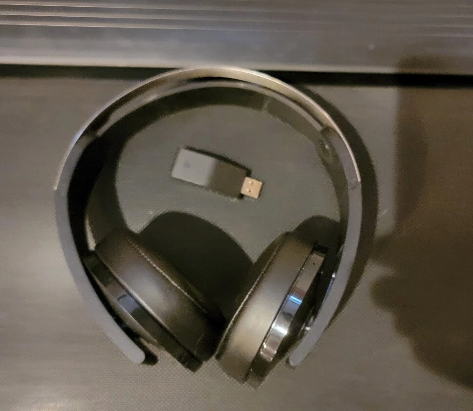 Sony gold black wireless sale 7.1 gaming headset