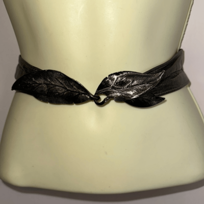 Vintage 80s/90s silvery/bronze faux leather belt with metal 