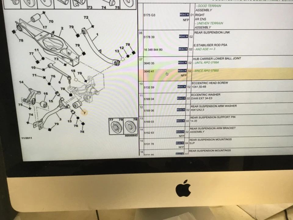 PEUGEOT 406 BUJE TRASERO EJE INFERIOR MONTAJE JUNTA CASQUILLO ORIGINAL OE 364041 Foto 4 de 4