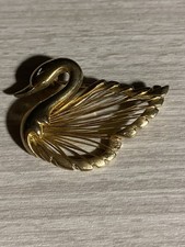 Brooch Pin Goldtone Swan Costume