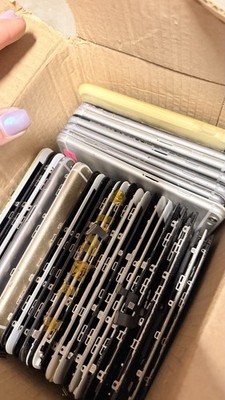 Lot of 28 iPhone Screens LCD/Digitizer   Mixed Models   Untested   Bulk