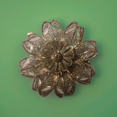 Beautiful Old Silver Filigree Floral Brooch