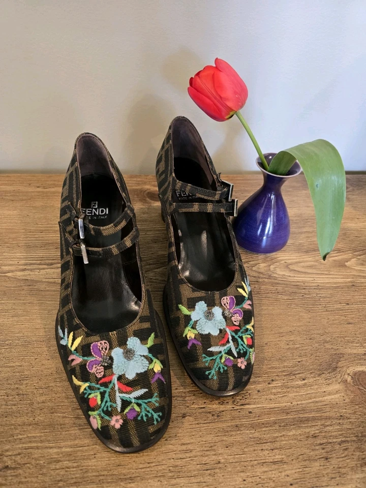 FENDI Zucca 女式刺绣 Mary Janes,尺寸 7.5 M,全新带盒复古 1999 — 第 4/4 张图片