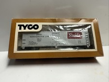 HO Scale Tyco 40' Wood Sided Reefer Box Car Swift SRLX 4226 w/ Box