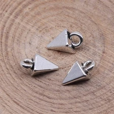 20/50PCS Antique Silver Tone 3D Small Pyramid Spike Charm Pendant GGS351