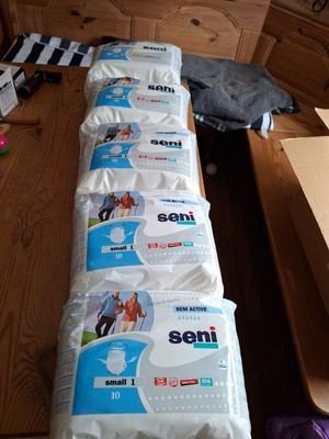 10 SENI ACTIVE SUPER Gr. S, 55-85 cm Tailleumfang, 1200ml Saugl., (1,00 /Stk.)