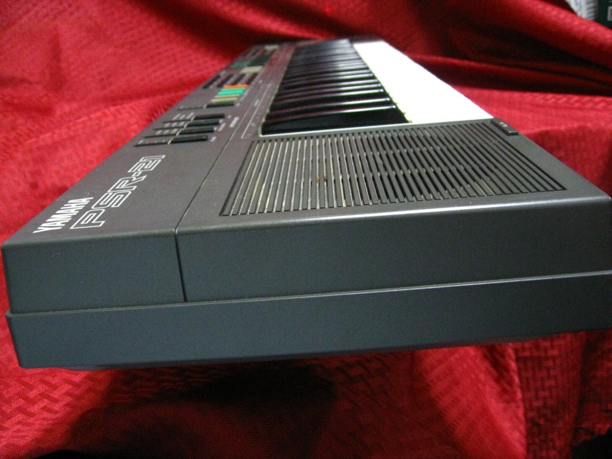 Vintage Yamaha PSR-21 49 Key Keyboard synthesizer w. orig Box and