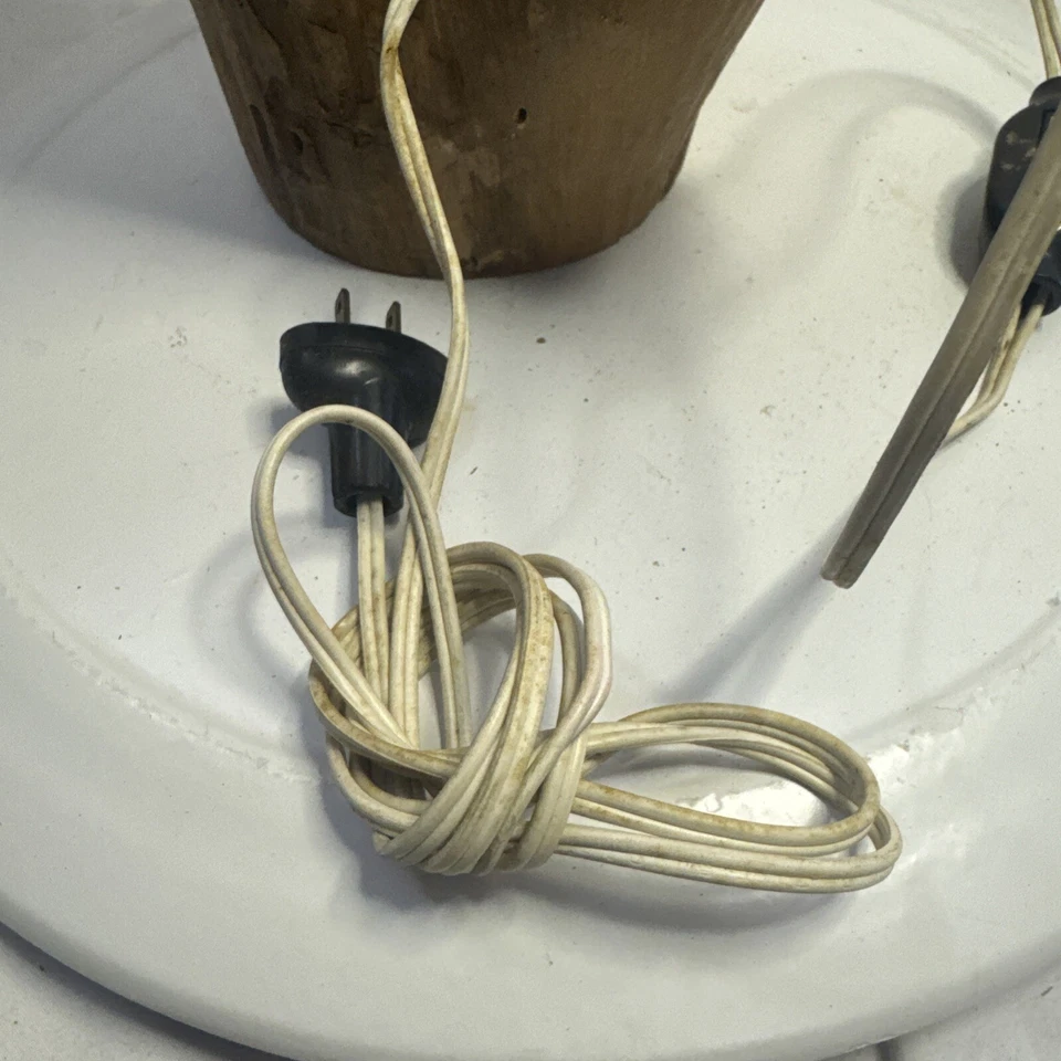 Vintage Wood Log Table Lamp, Rustic Cabin Decor - Image 4 of 4