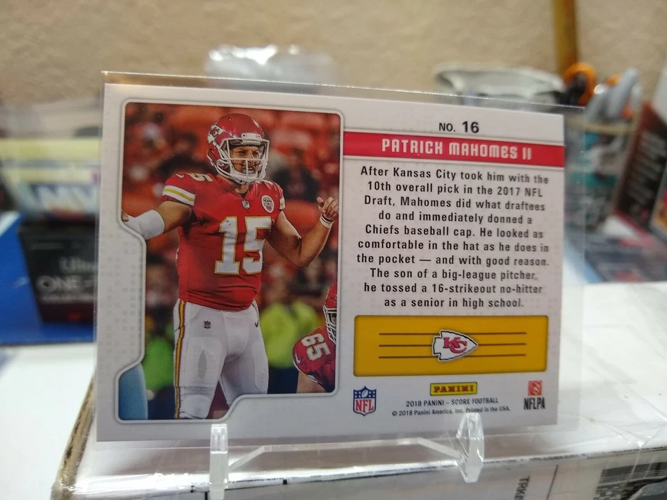 2018 Score Patrick Mahomes II Signal Callers #16 - Image 4 of 4