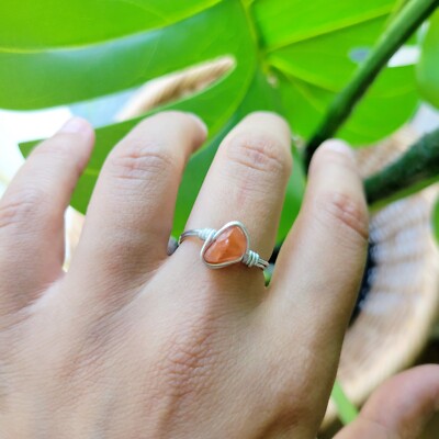 Dainty Handmade Stone Wire Ring, size