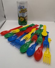 19 Dixie Krazy Kritters Dzieci Kolorowe plastikowe srebrne sztućce Naczynia Łyżki