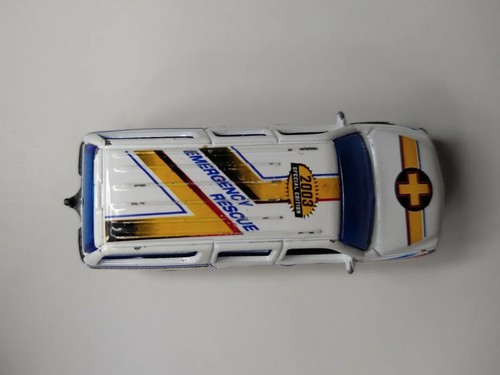 Matchbox 2000 Chevrolet Suburban "Emergency Rescue" Special Edition Diecast - Picture 3 of 4