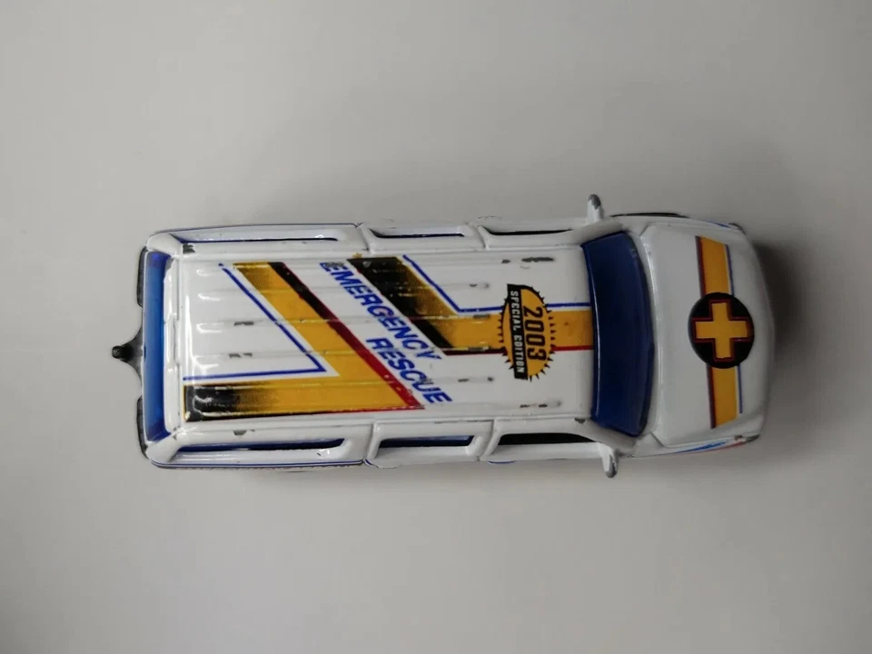 Matchbox 2000 Chevrolet Suburban "Emergency Rescue" Special Edition Diecast - Image 3 of 4