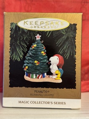 HALLMARK 1993 PEANUTS LIGHTED ORNAMENT
