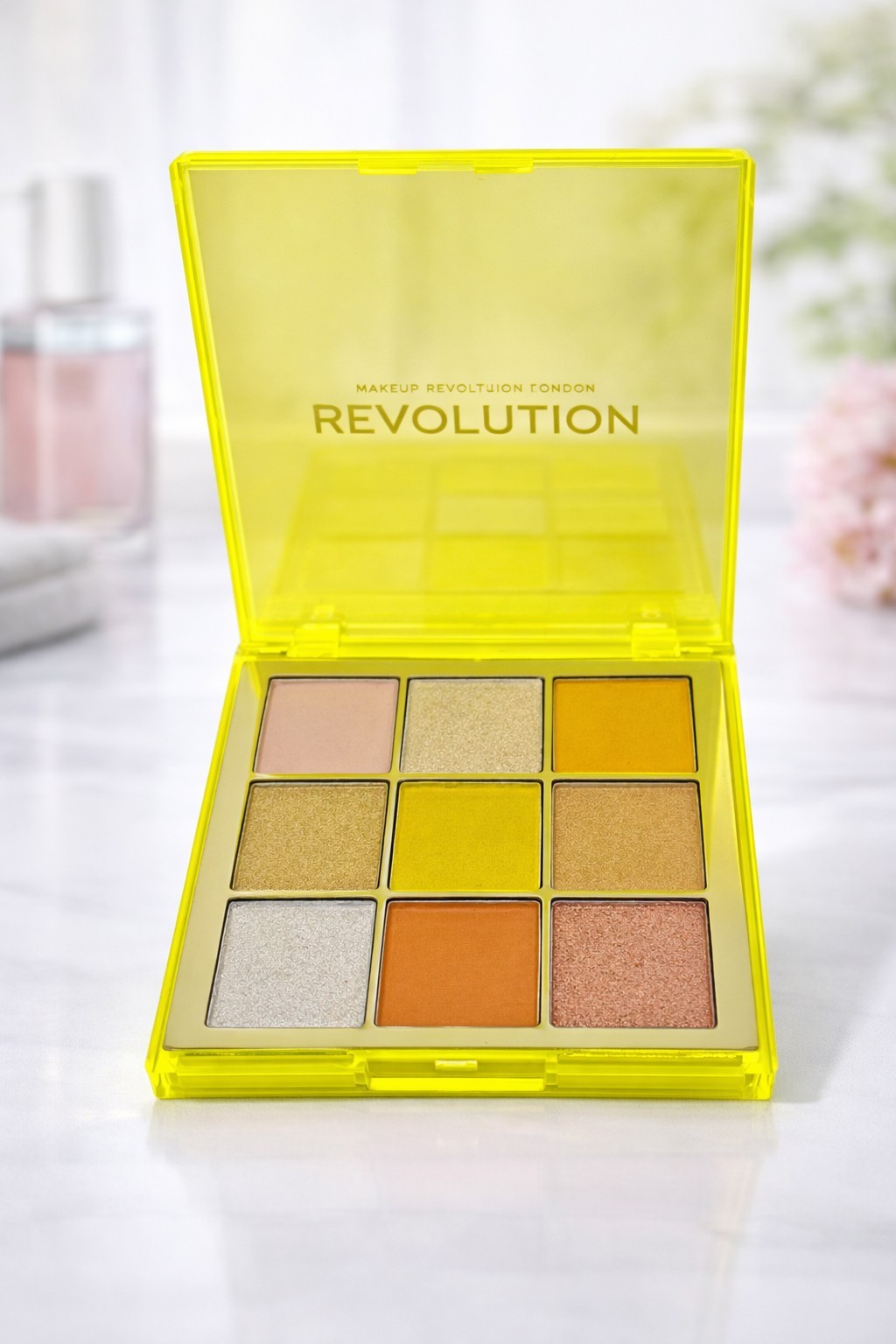 REVOLUTION LONDON NEON SHADOW PALETTE EYESHADOW ELECTRIC DREAMS