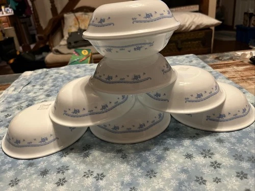 Set of 8 Corelle Morning Blue Berry Dessert Bowls 5.25 Inch EUC