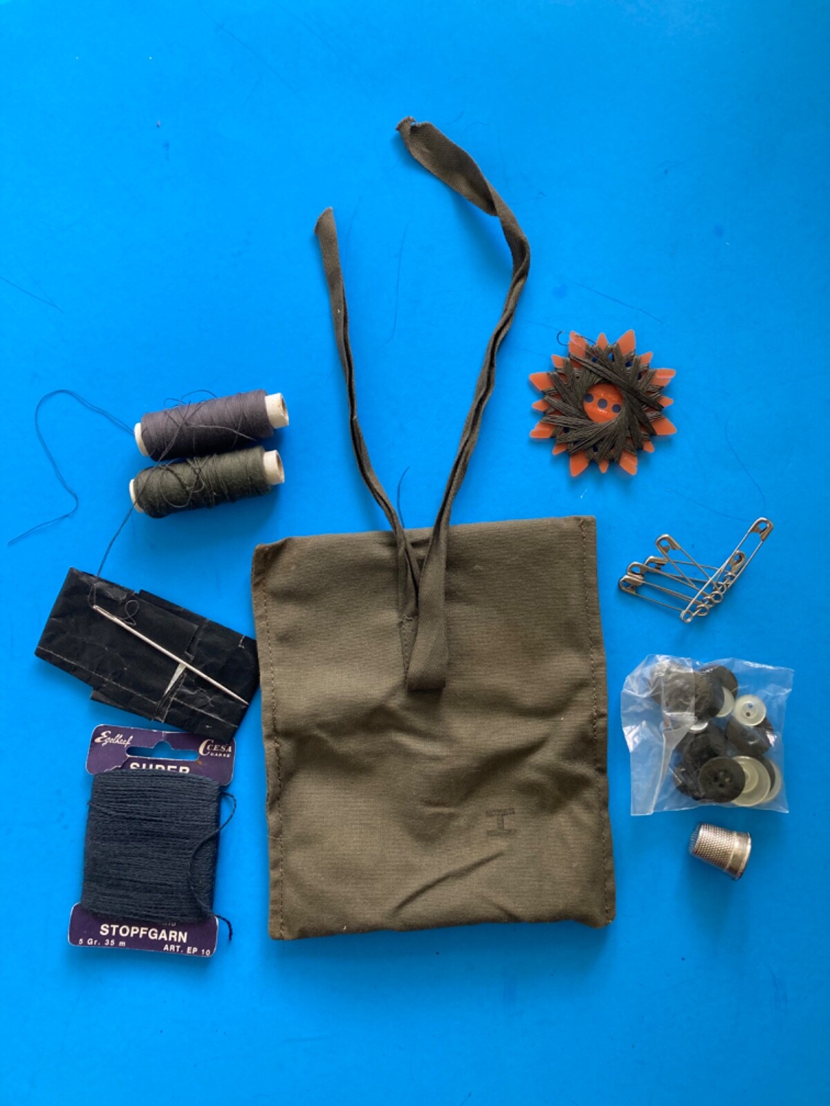 VTG German Military Surplus Army Field Sewing repair kit w/ Case VINTAGE GERMANY