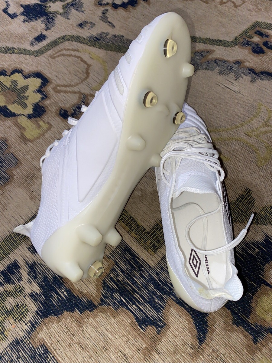 シューズ UMBRO UX Accuro III Pro FG 7cb4d904853c.jpg?width=3840&