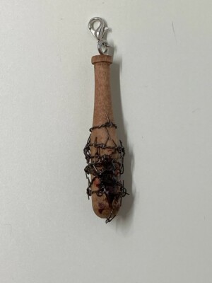 ''Lucille'' Baseball Bat Pendant Barb Wire The Walking Dead Negan 