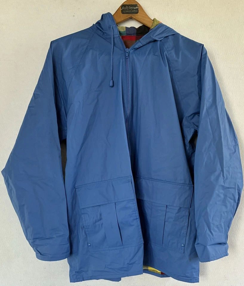 Chaqueta de lluvia Misty Harbor unisex con capucha impermeable azul a cuadros talla pequeña Foto 2 de 4
