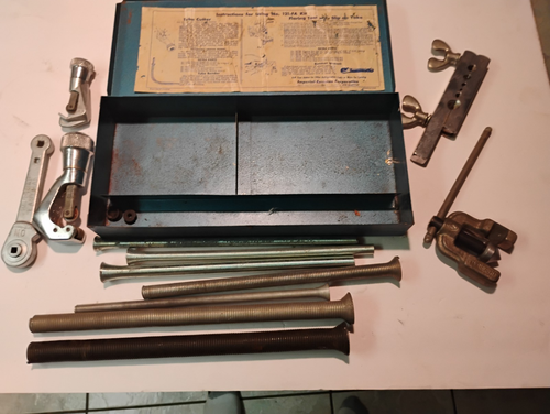 Imperial Eastman Kit di utensili per tubi con scatola 121-FA taglierina piegatrice svasatrice - Foto 1 di 7