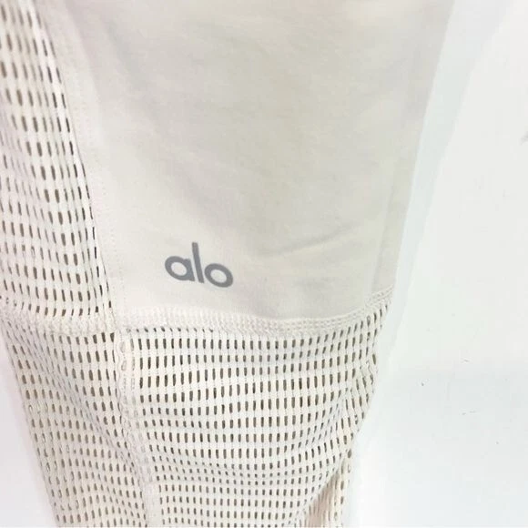alo-yoga off-white ivory nesh detail leggings