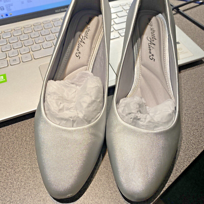 Easy Street Alive Prim Dress Pump Silver Satin Slip-on Dance