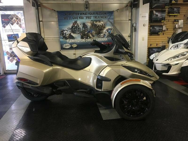 2018 Can-Am RT Limited Dark  2018 Can-Am RT Limited Dark Champagne