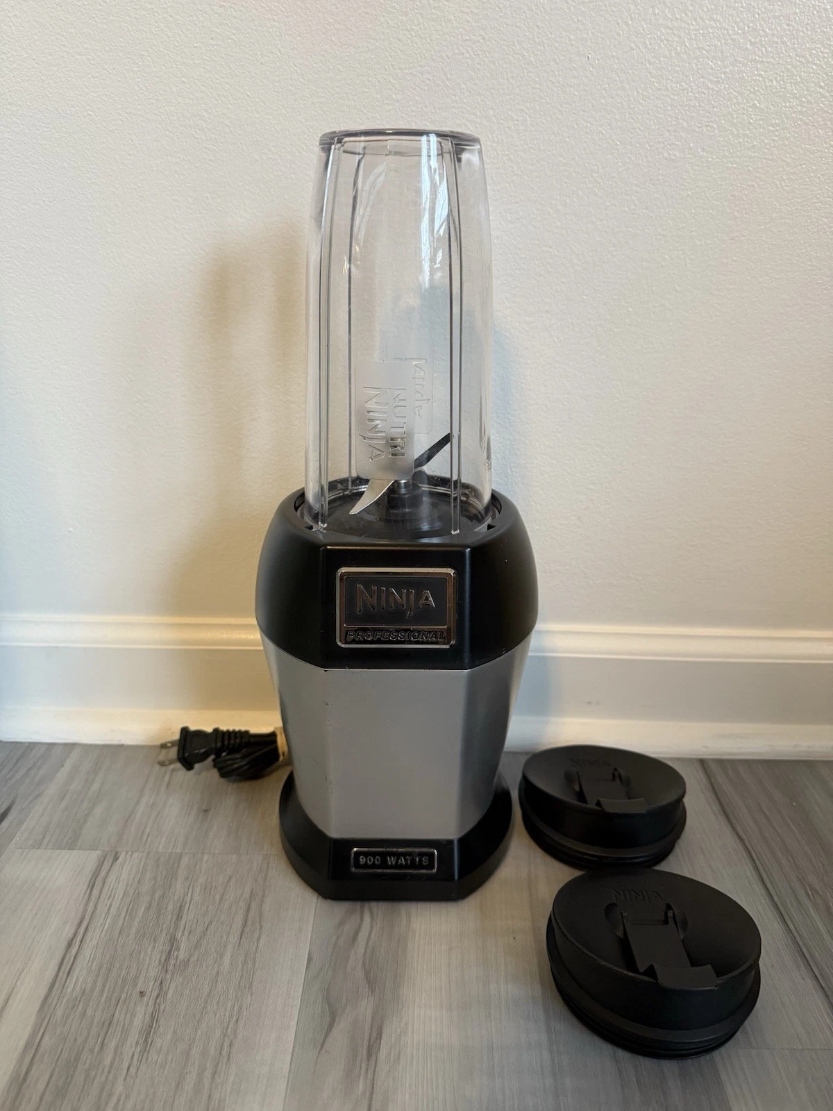 Nutri Ninja Pro Blender Professional 900 Watt With Blade Cup w 2 Lids - BL451 70