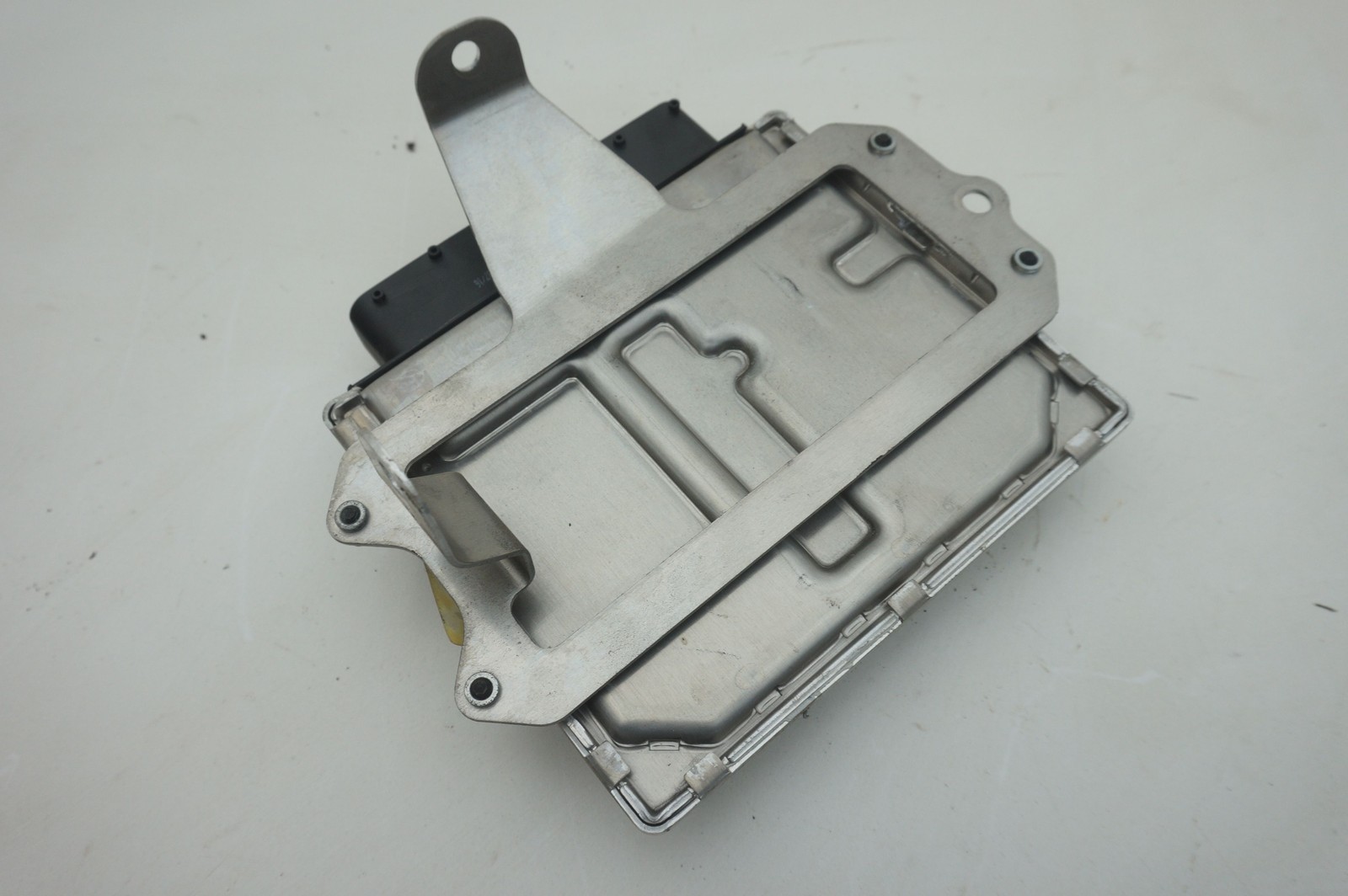 Transmission Gearbox Control Module Unit OEM 304001 Ferrari 488 Spider 2017